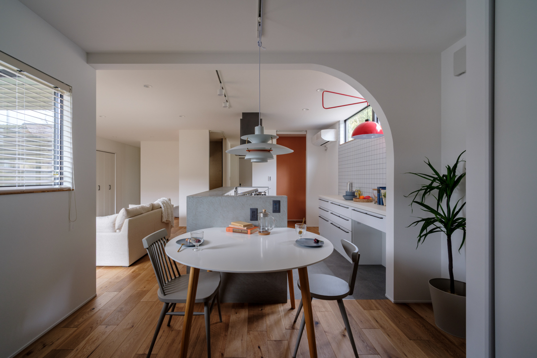 可愛すぎないカワイイ平屋
32坪のウォークスルークローゼットがある海外風ハウス 画像