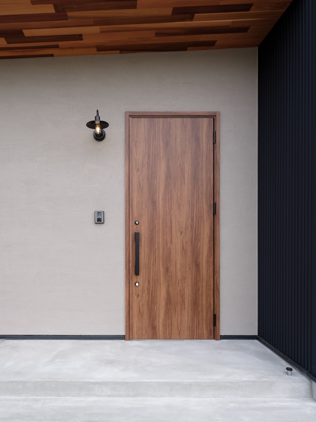 レッドシダー板貼りの軒天