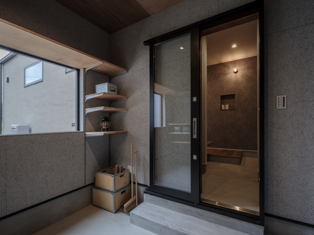 ガレージからシューズクロークへ繋がる使い勝手の良い導線