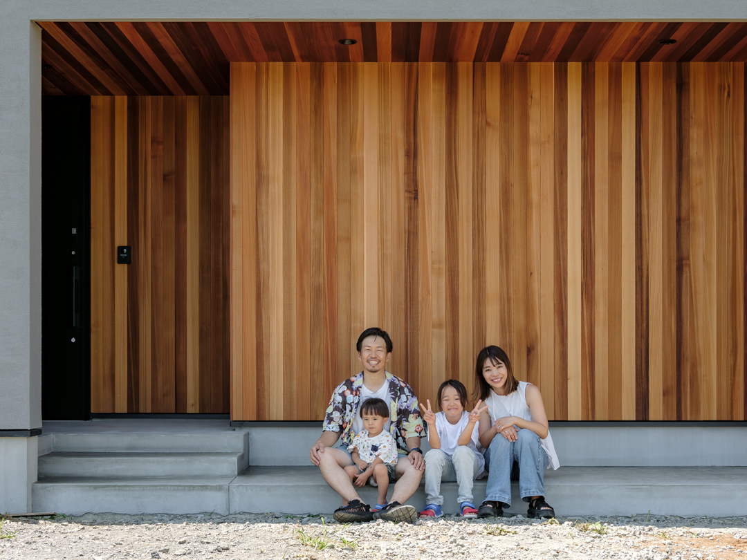 繋ぎ目がなく上質さを感じる板張り