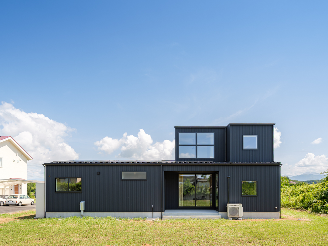 窓の配置と大きさにこだわった採光の良い家