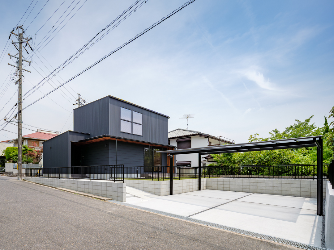 ブラックマットガルバ×レッドシダー