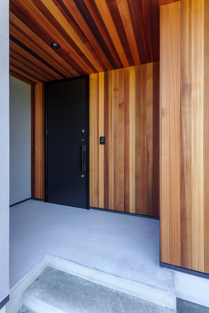 外から玄関が見えないこだわりの設計