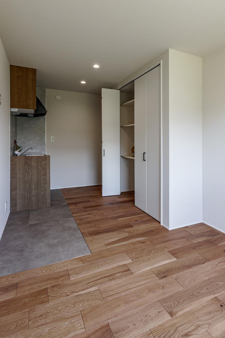 リビングから廊下を挟んでつながるお部屋