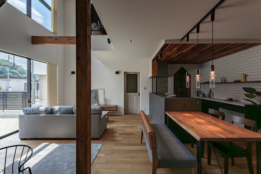 余白を生かした、心地よい吹き抜け